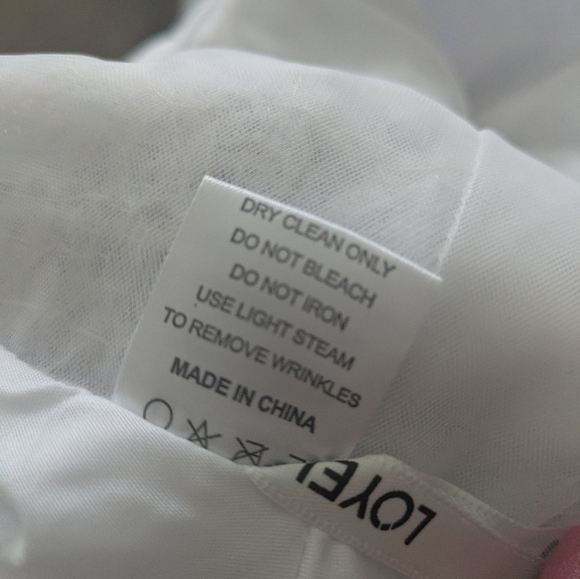 Elegant White Lace & Beaded Wedding Gown - Picture 11 of 12